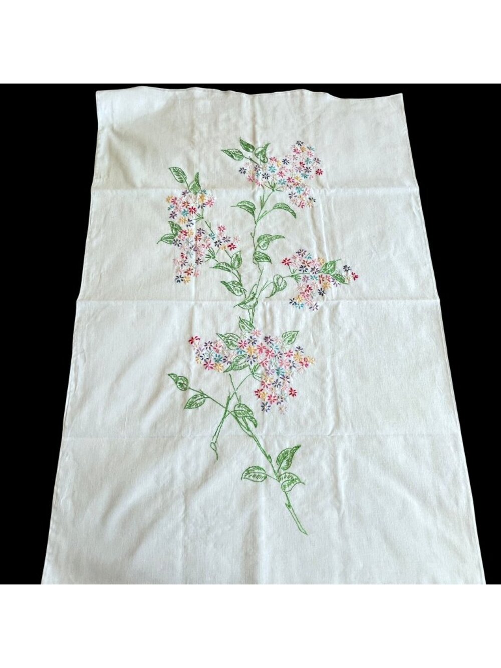 Vintage Embroidered Pillowcases Set of 2 // Floral Design // Scalloped Edge